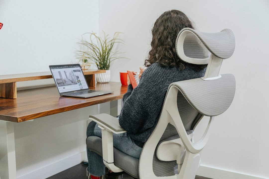 Ergonomic office chair